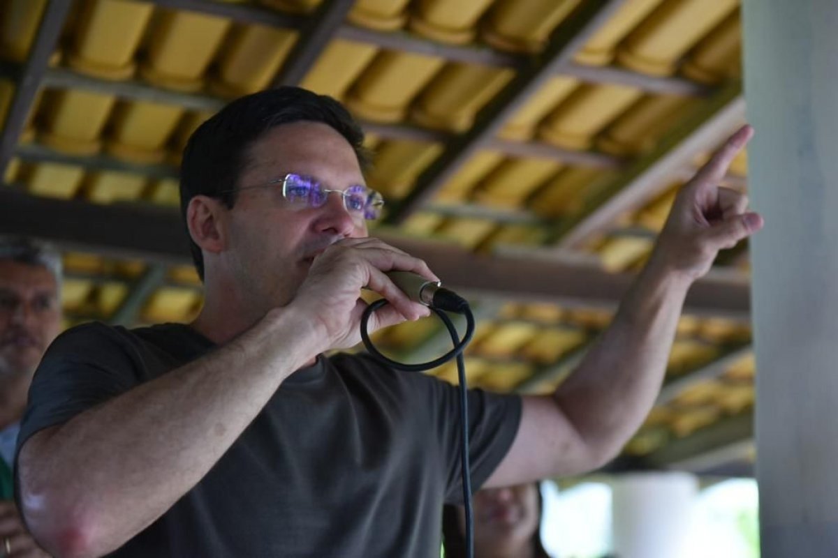 'ACM Neto diz que é aliado de Lula e quer pongar nas obras de Bolsonaro', diz Roma