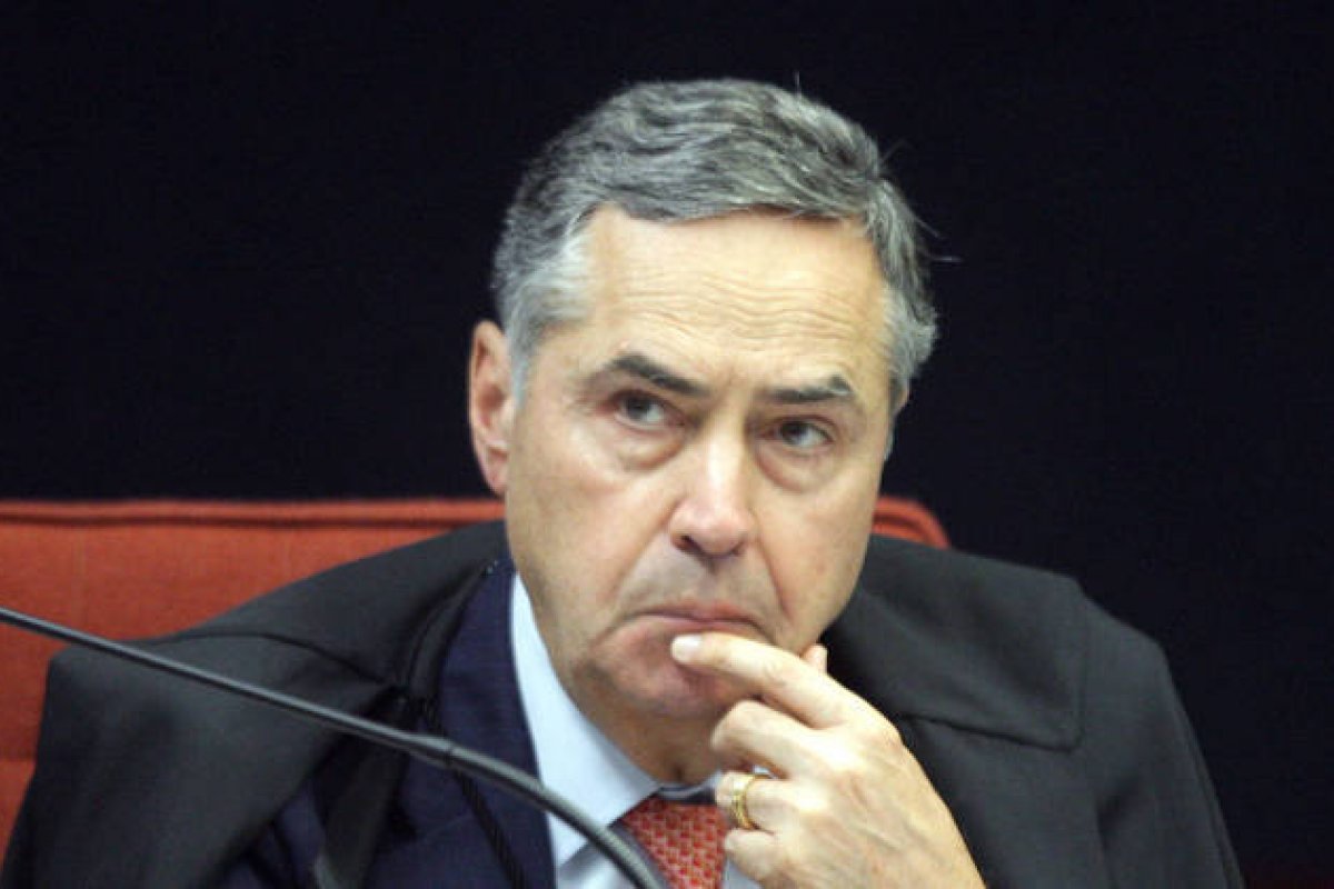 Barroso suspende lei do piso da enfermagem e aponta risco de piora na prestação do serviço de saúde