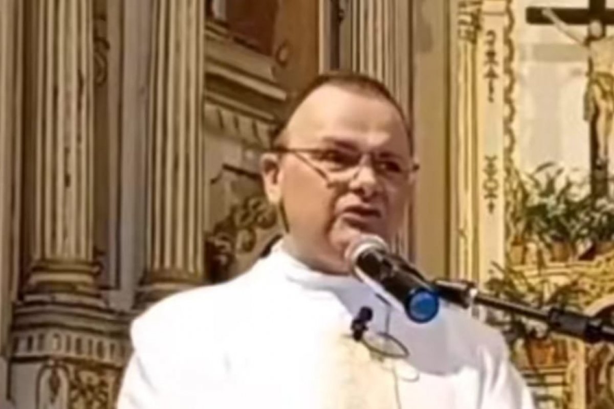 Vídeo: Padre insinua em sermão que Lula gosta de "tomar uma 51"