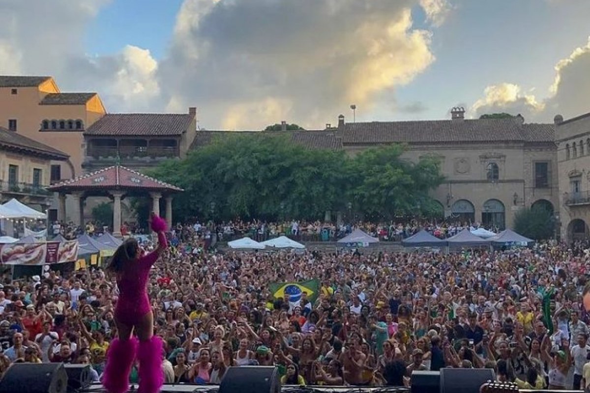 Veja vídeo! Gilmelândia reúne multidão em Barcelona!