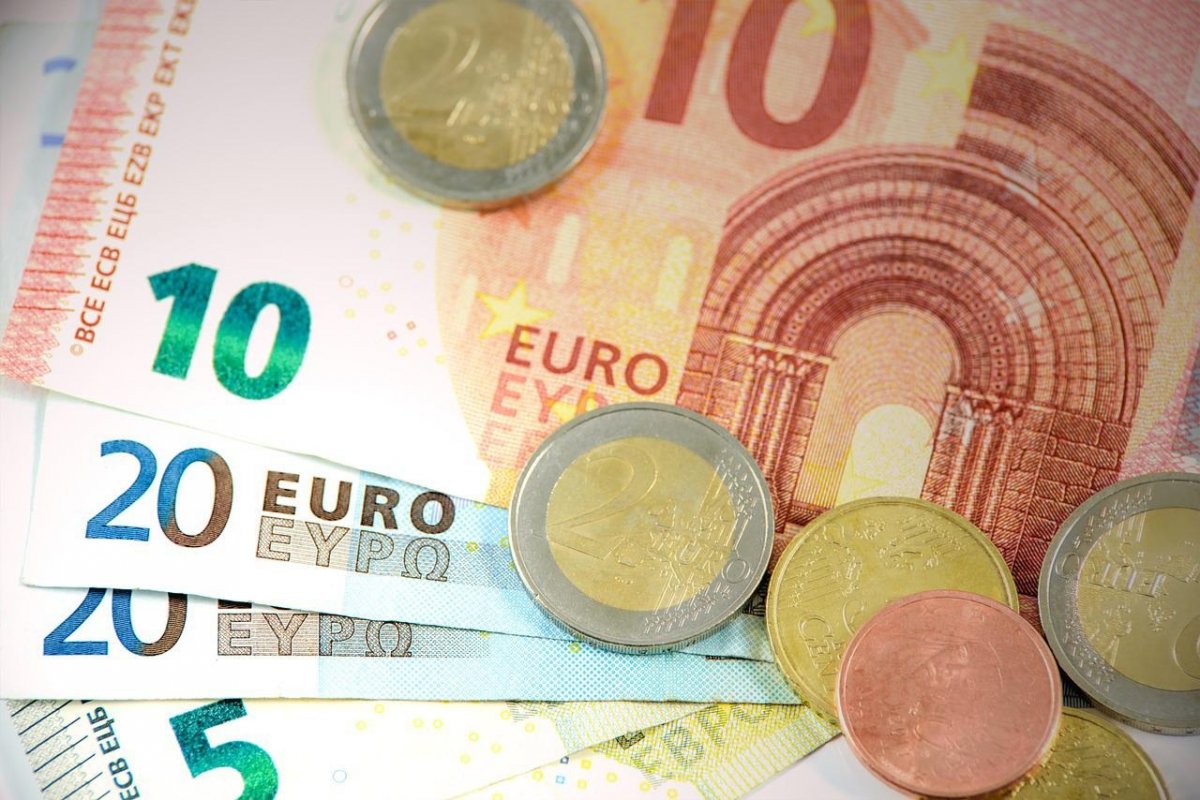 PMI composto da zona do euro recua a 48,9 em agosto, diz pesquisa