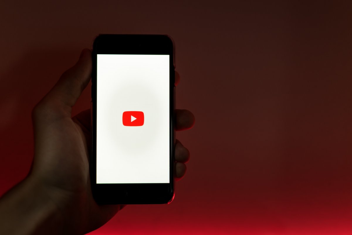 Justiça determina exclusão de canais do Youtube por propagação de intolerância religiosa