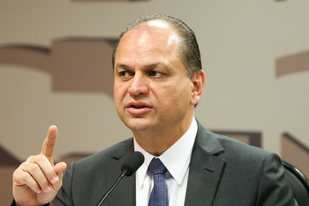 Líder do governo afirma que Advocacia Geral da União defenderá piso salarial dos enfermeiros