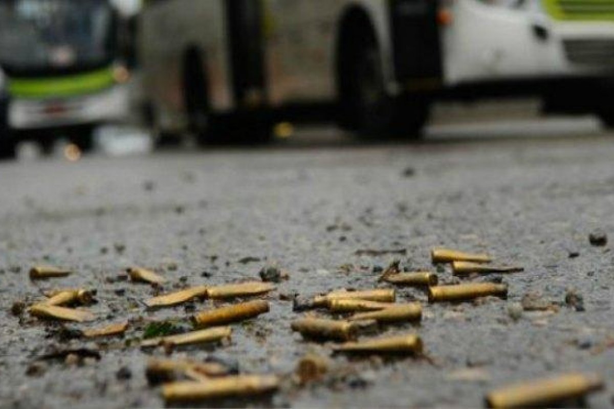 Suspeito de agredir namorada é morto em confronto com a PM na Bahia