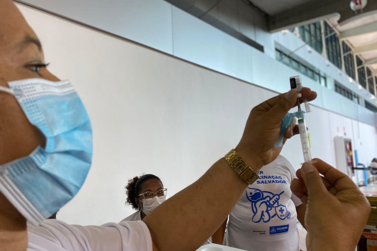 Covid-19: vacinação em Salvador segue com esquema "Liberou Geral"
