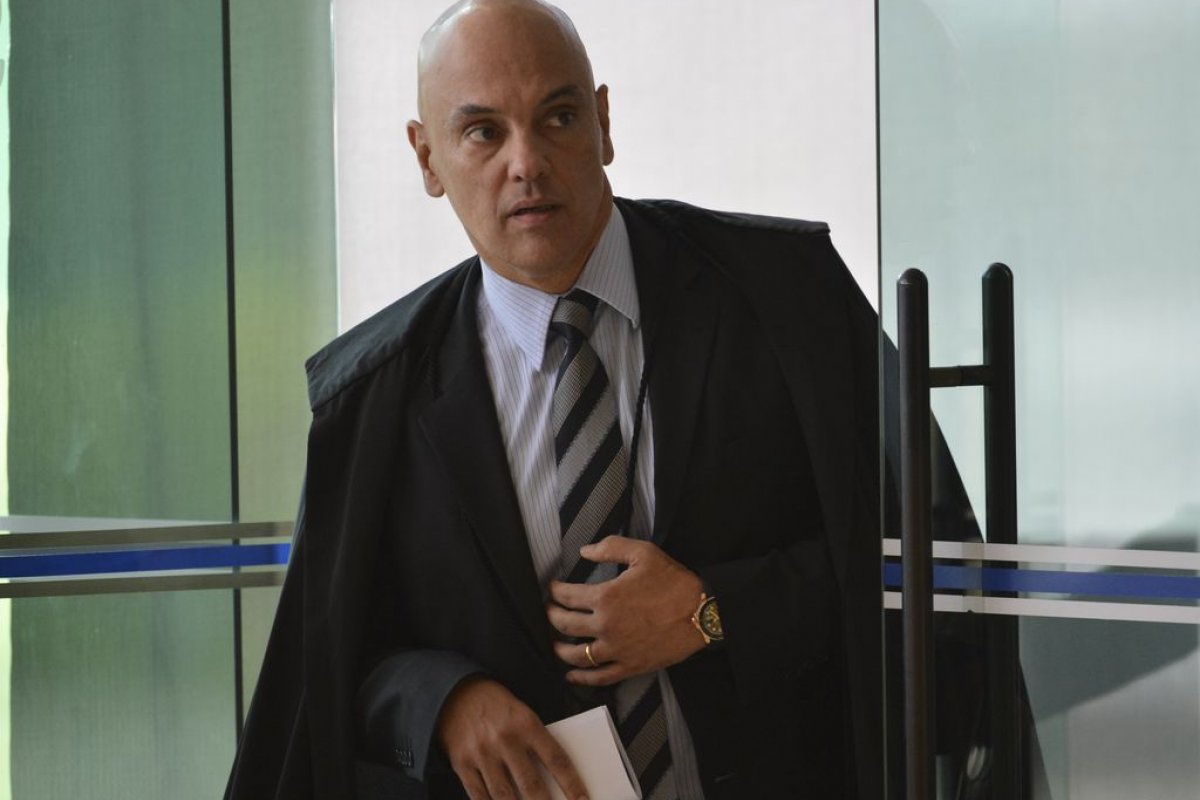 Alexandre de Moraes convoca audiência pública para tratar sobre população em situação de rua