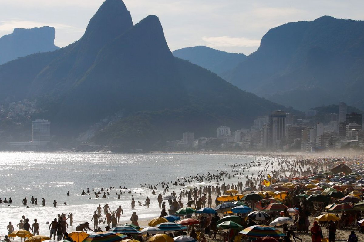 Governo avalia retorno do horário de verão