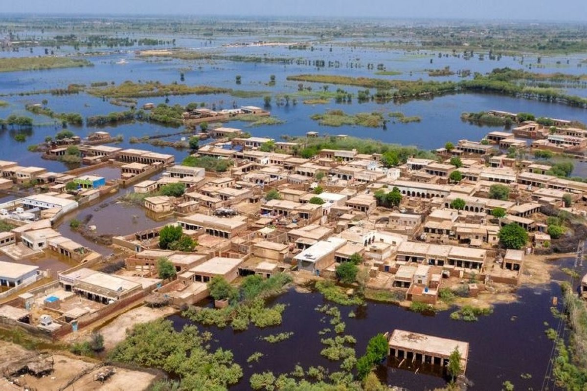 Enchentes deixam 1,2 mil mortos no Paquistão, diz ONU