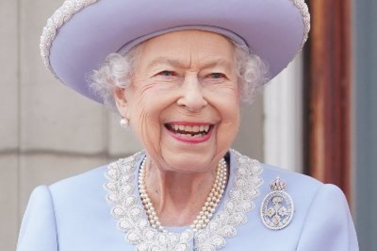 Rainha Elizabeth II parabeniza Brasil pelos 200 anos de Independência