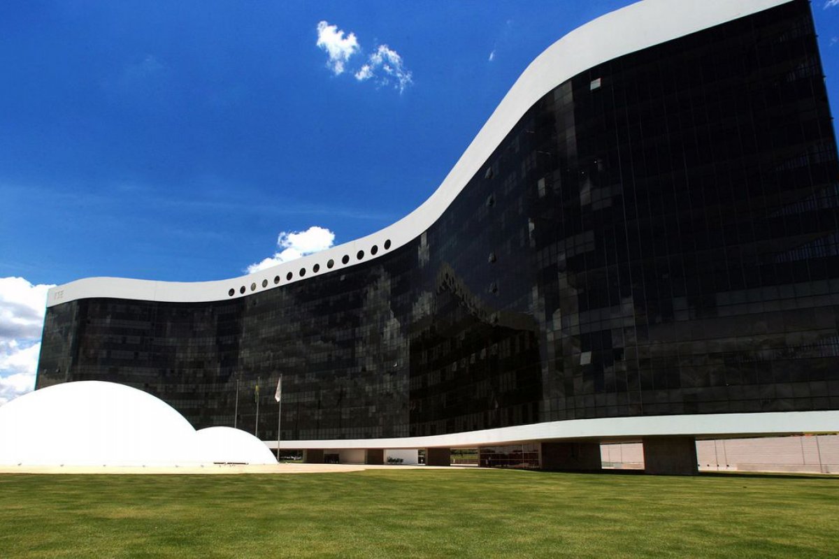 Fundação internacional e TSE assinam acordo para analisar e aprimorar sistema eleitoral