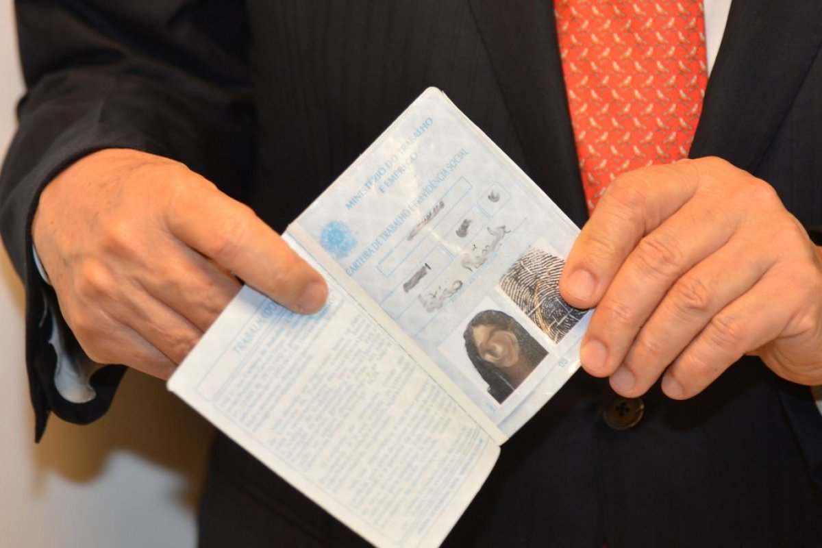 Pedidos de seguro-desemprego têm nova queda em julho e chegam ao patamar pré-pandemia