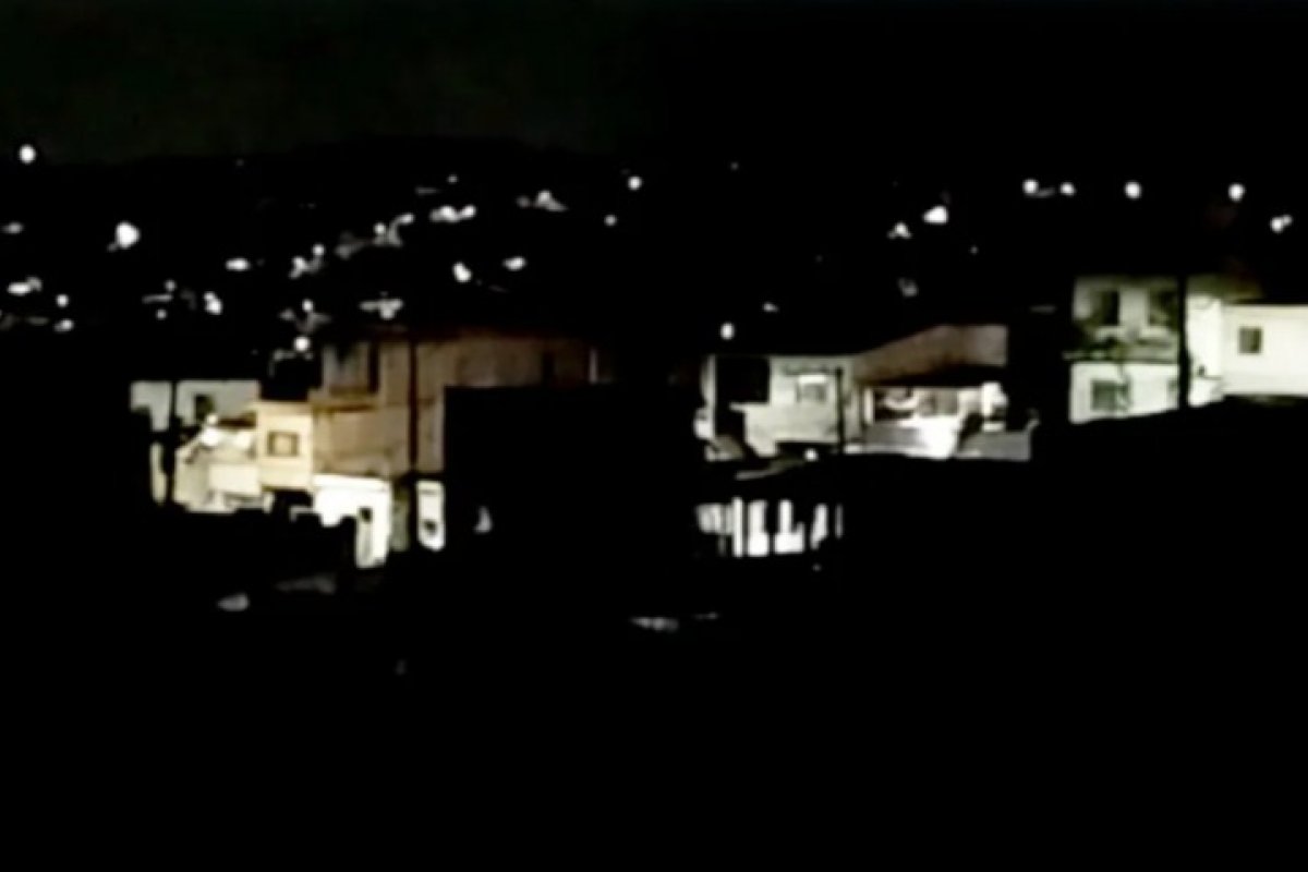 Moradores de Águas Claras registram intenso tiroteio no bairro, em Salvador