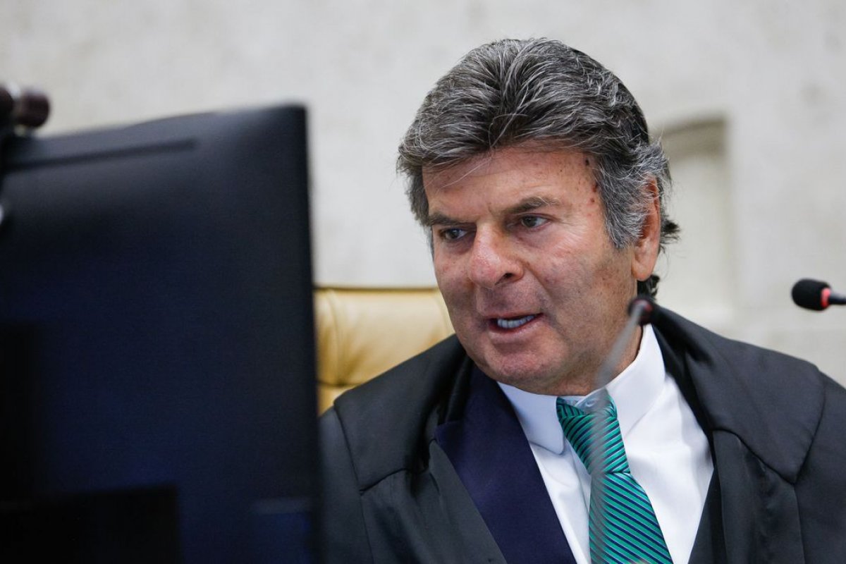 Em última sessão como presidente da Corte, Fux relembra críticas ao STF e fala em "dever cumprido"