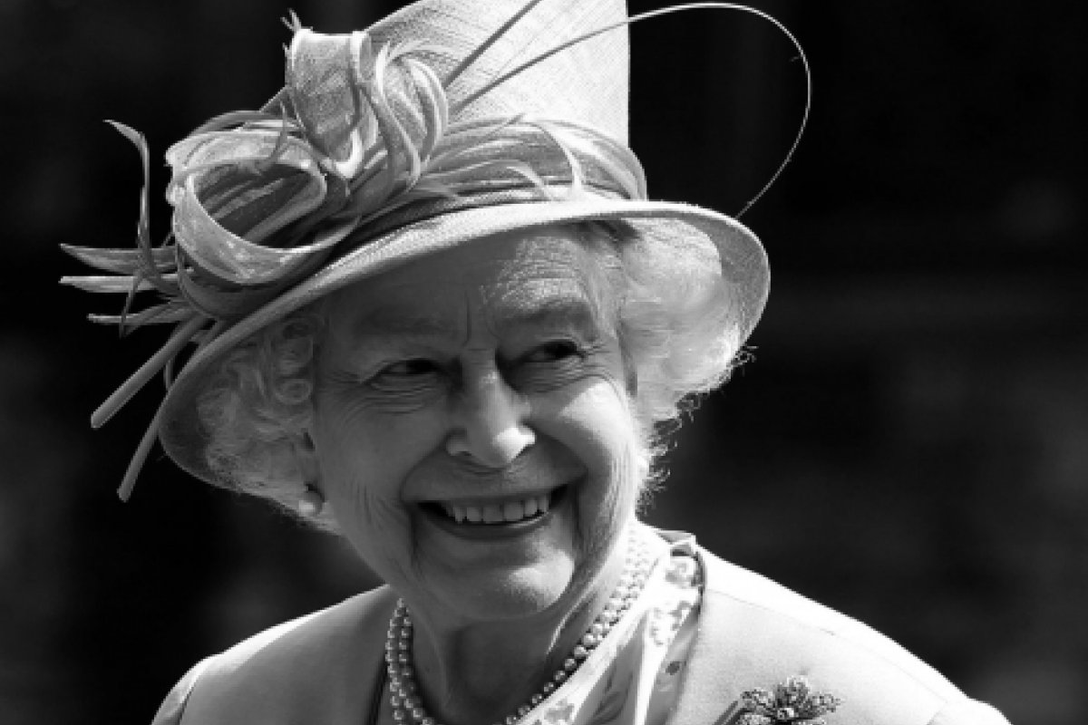 Governo britânico divulga orientações oficiais para quem deseja enviar mensagens de condolências à família real