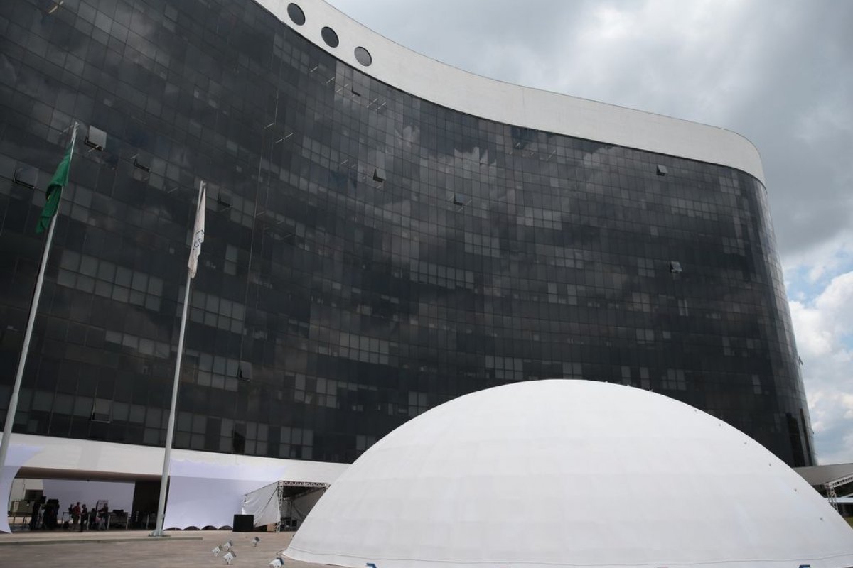 Ministro do TSE abre investigação sobre condutas de Bolsonaro e candidato à vice no 7 de Setembro