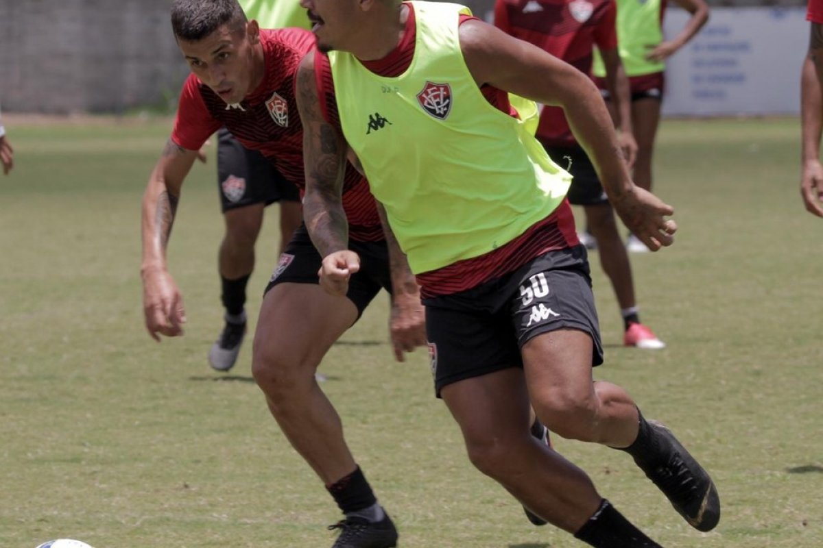 Vitória recebe o CRB no Barradão praticamente podendo selar permanência na Série B