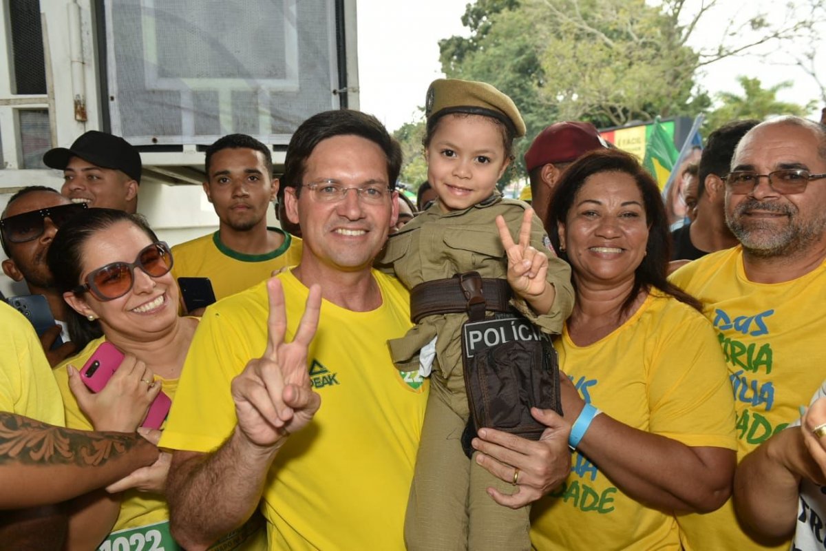Roma promete levar ensino em tempo integral para toda a Bahia caso seja eleito governador