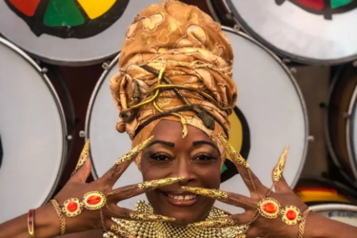 Baiana Negra Jhô acusa Simone Tebet por uso indevido de imagem em campanha eleitoral