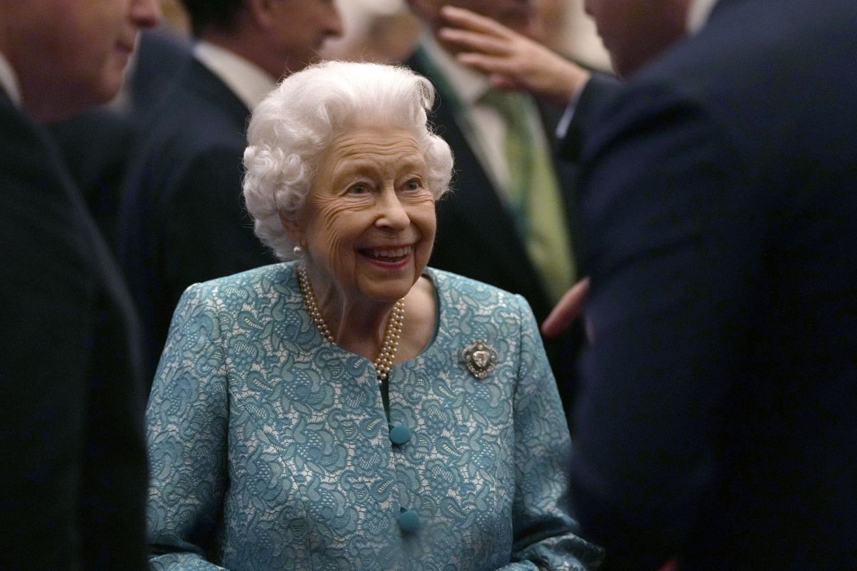 Bolsonaro confirma presença em funeral da rainha Elizabeth II em Londres