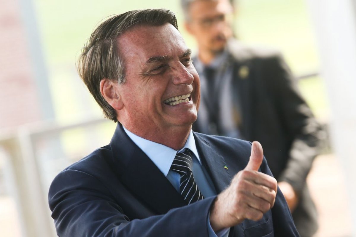 Ministra do TSE nega pedido do PDT para que Bolsonaro seja impedido de fazer propaganda eleitoral alegando ter criado o Pix