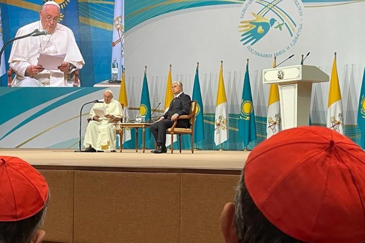 Papa faz apelo para que a humanidade se empenhe na busca da paz