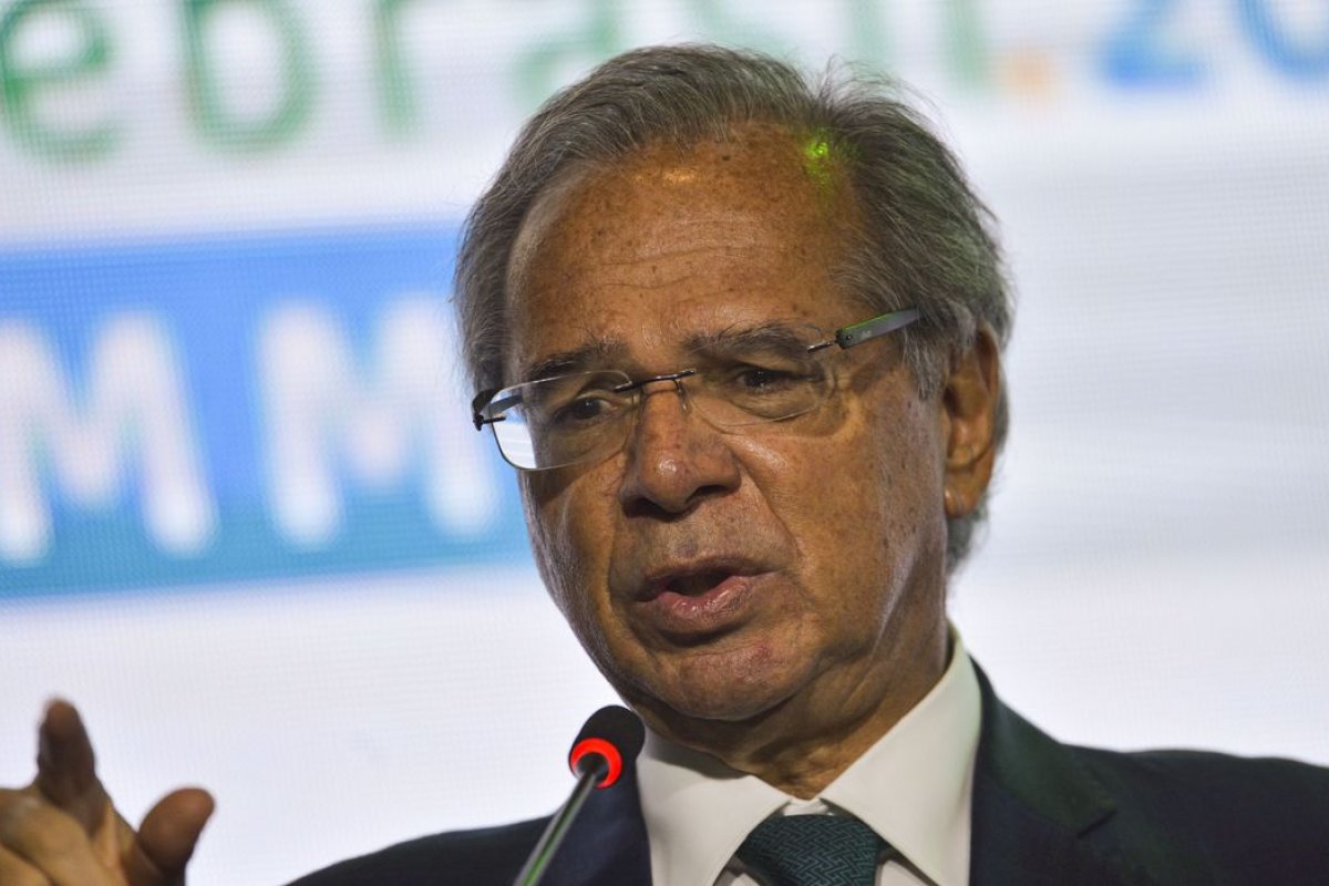 Paulo Guedes afirma que economia brasileira 'pode crescer' 3% em 2022