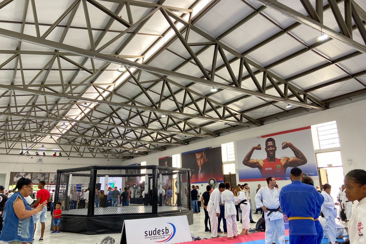 Rui entrega novo centro de boxe e artes marciais em Salvador