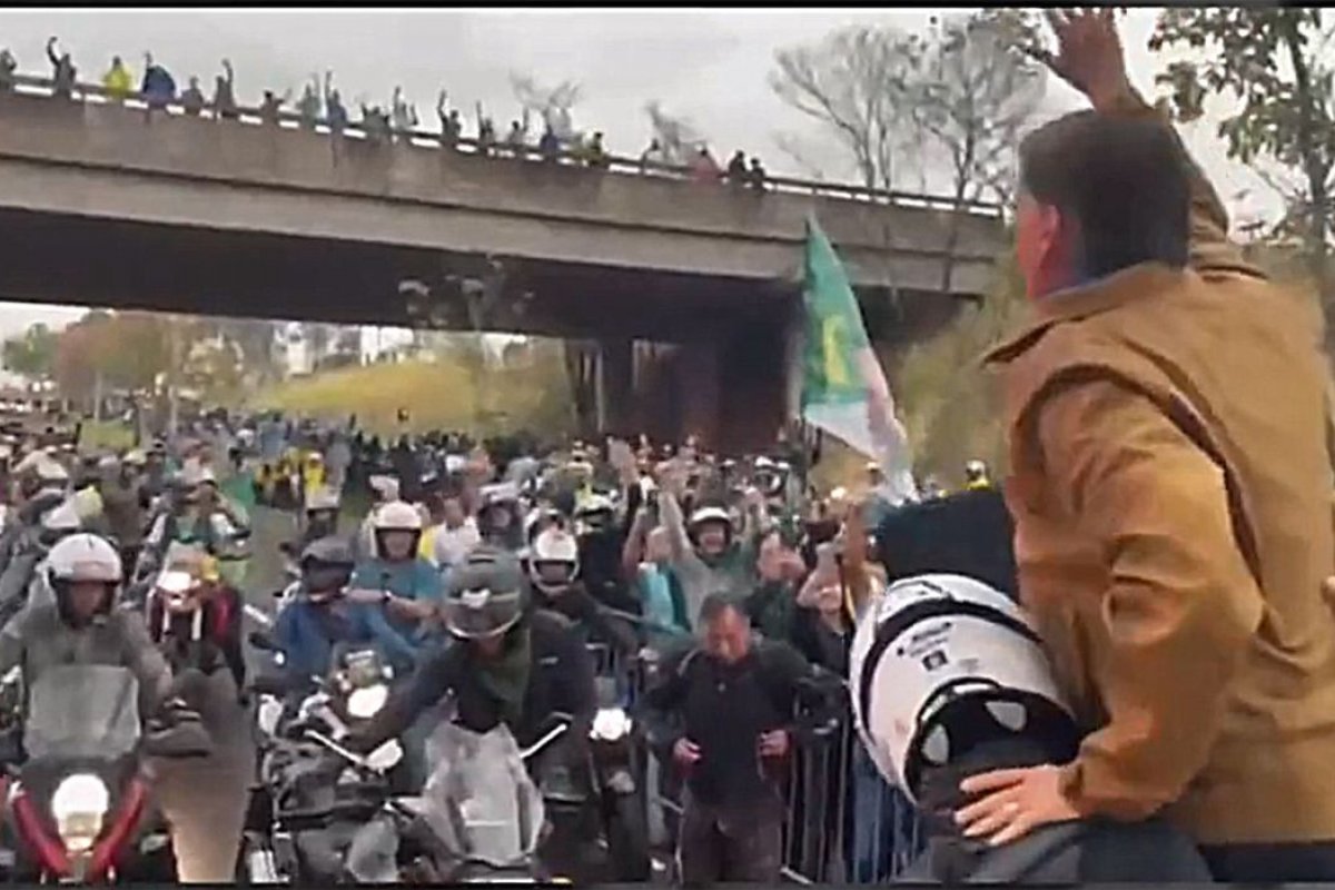 Pix é a nova estrela para doações de campanha; Bolsonaro lidera contribuições de R$ 1