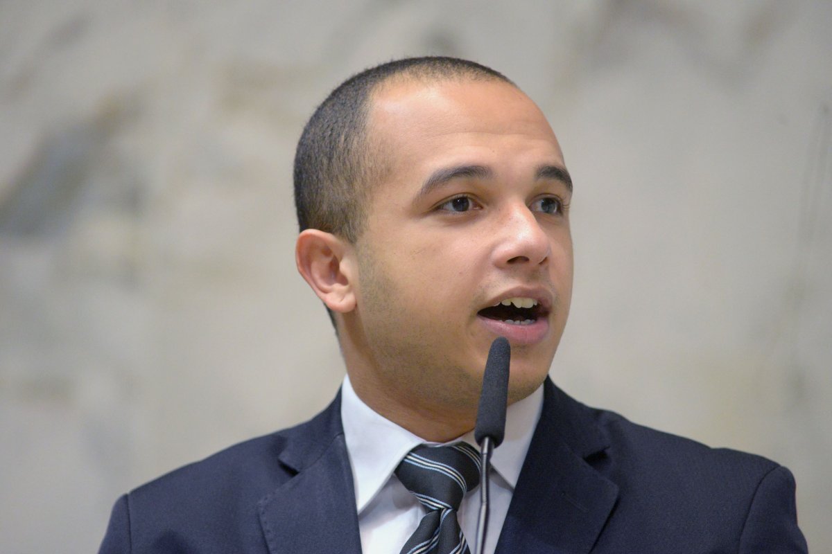 MP-SP abre investigação contra deputado Douglas Garcia por intimidação a jornalista