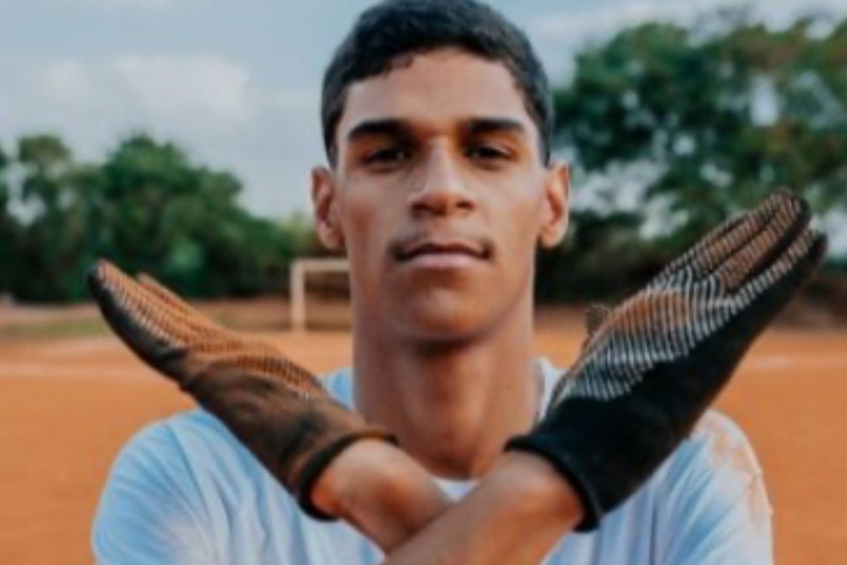 Vídeo: Luva de Pedreiro chama Léo Dias de 'mentiroso'