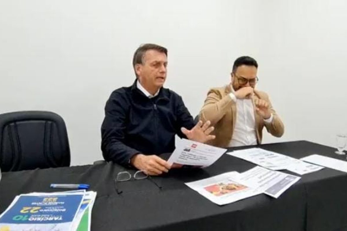 “No meu ver, é mais uma interferência do STF”, critica Bolsonaro sobre a suspensão do piso salarial dos enfermeiros