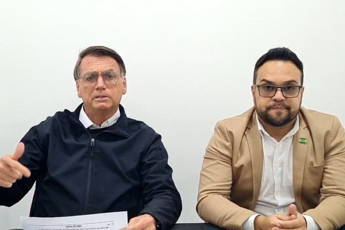 “Para onde a esquerda vai, tem autoritarismo e miséria”, diz Bolsonaro em Live