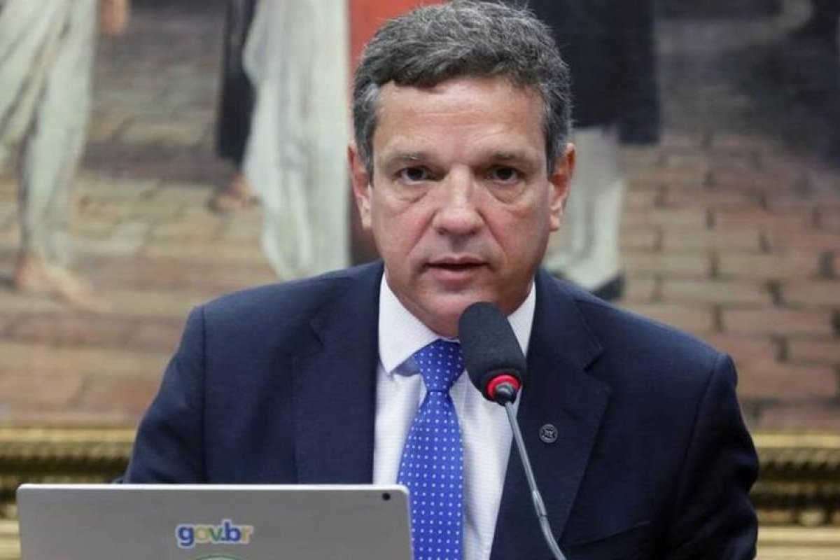 Presidente da Petrobras é diagnosticado com câncer