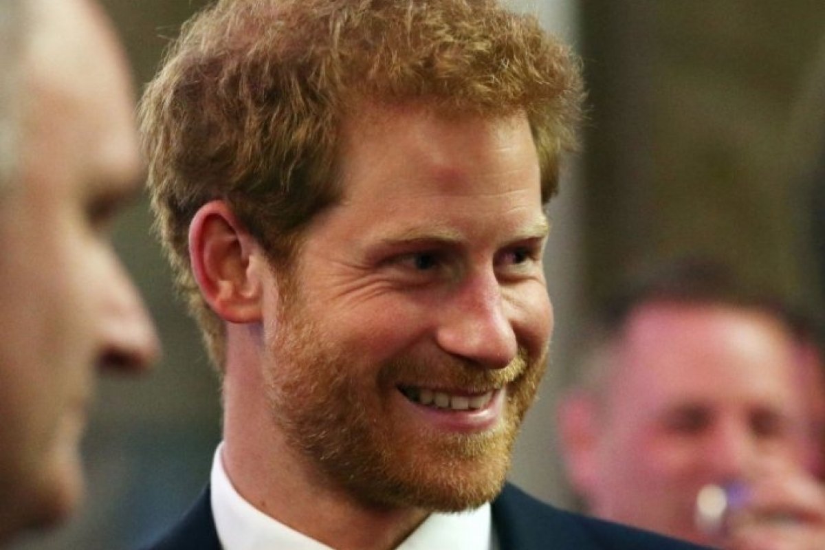 Príncipe Harry vai usar uniforme militar para vigília da rainha Elizabeth II