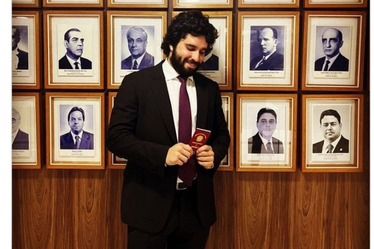 Caçula de Malu Mader e Tony Bellotto é o mais novo advogado da praça!