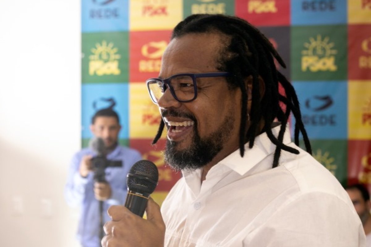 Educação na Bahia: 'A primeira proposta é diminuir a carga horária de 26 para 18 horas', garante Kleber Rosa