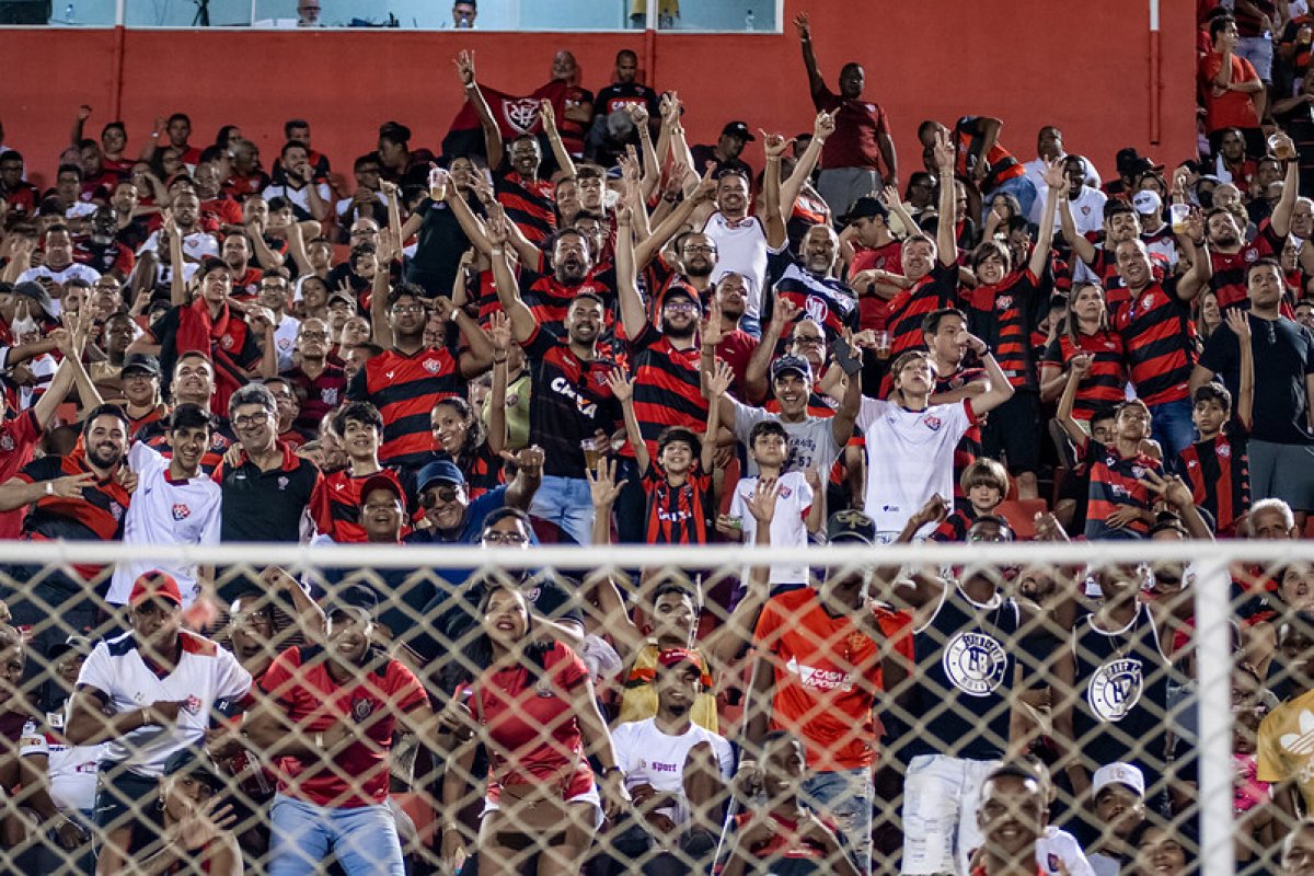 Imbatíveis: torcida organizada do Vitória é proibida de comparecer aos estádios de futebol