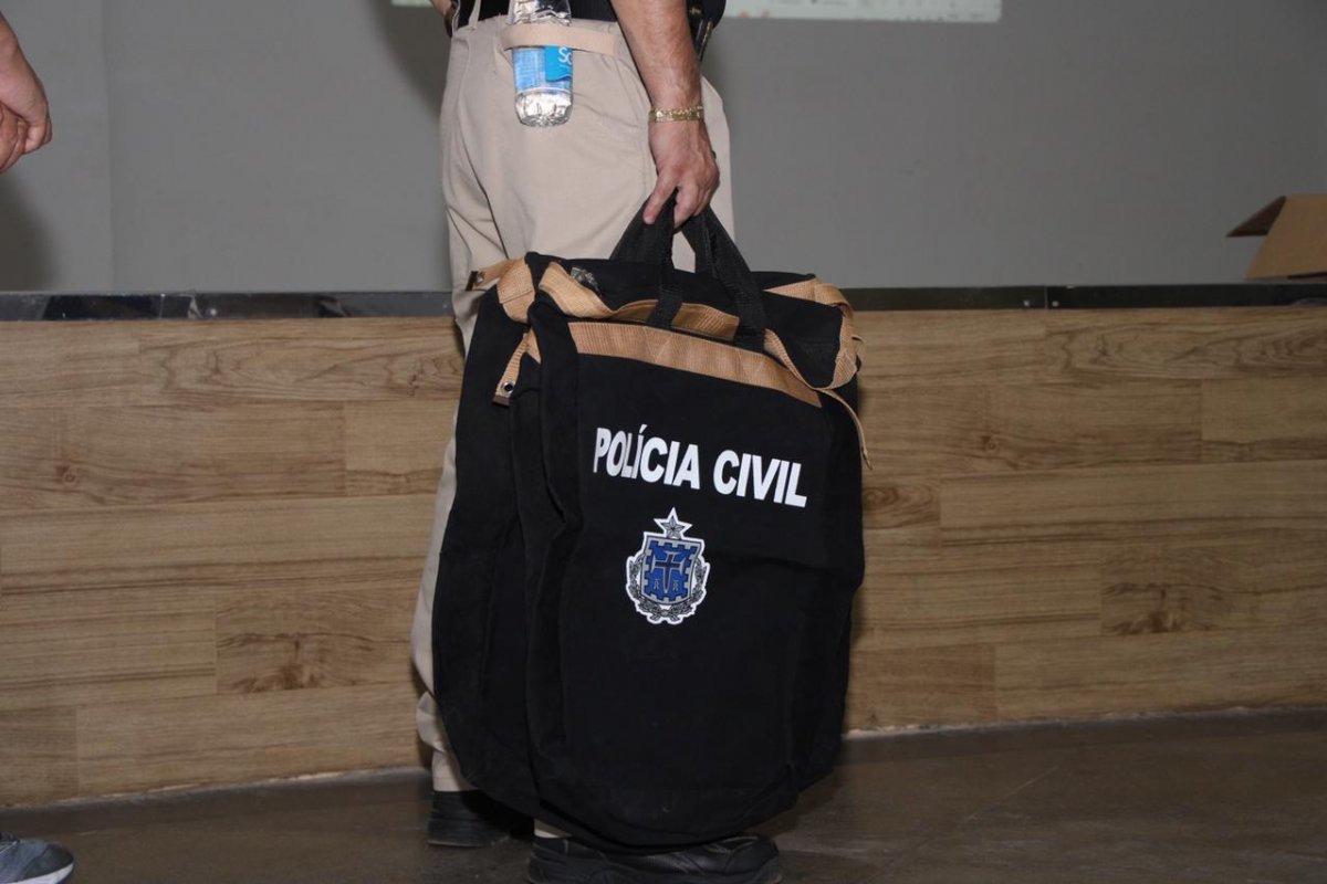 Decon interdita clinica de estética no bairro de Patamares, em Salvador