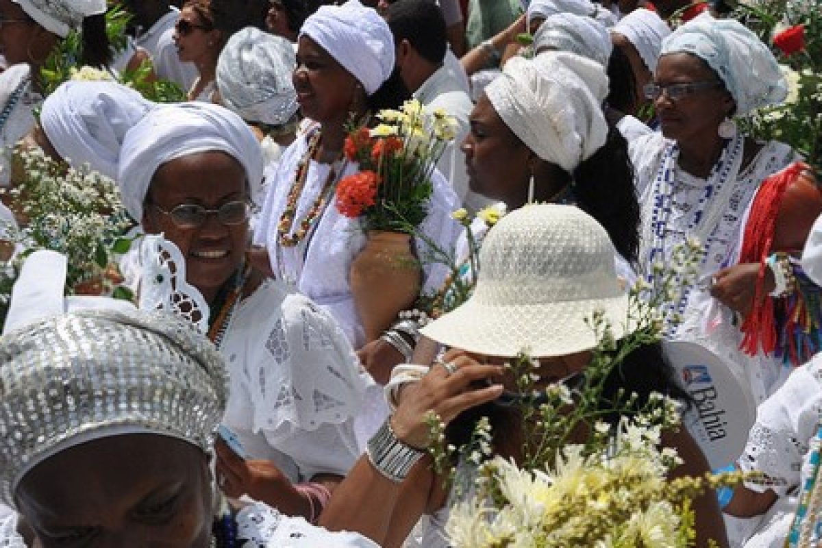 Terreiros de candomblé realizam caminhada pelo fim do ódio religioso