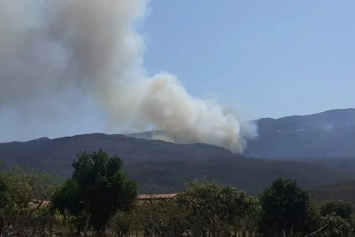 Incêndio em serra na Chapada Diamantina é controlado, diz secretaria