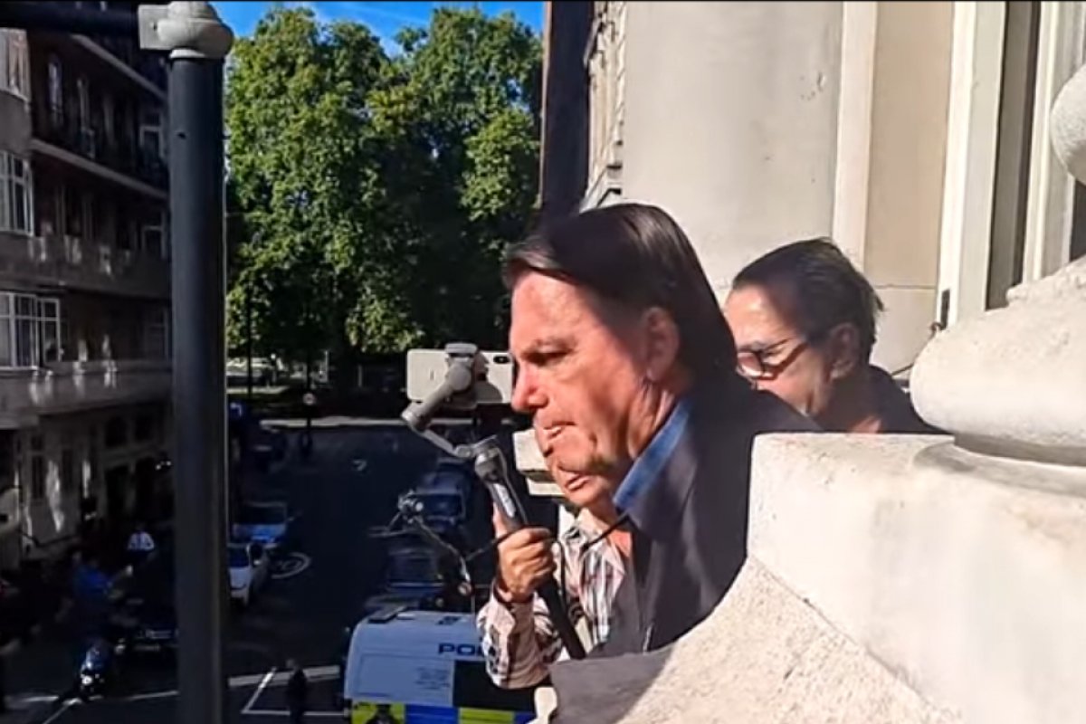 TSE: Ministro proíbe Bolsonaro de usar discurso na embaixada de Londres na campanha eleitoral