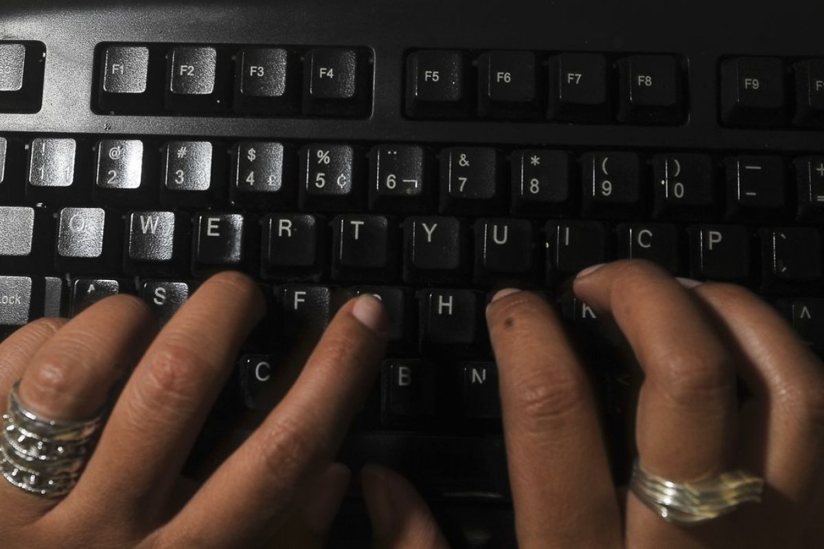 TSE recebe mais de 15 mil denúncias sobre fake news