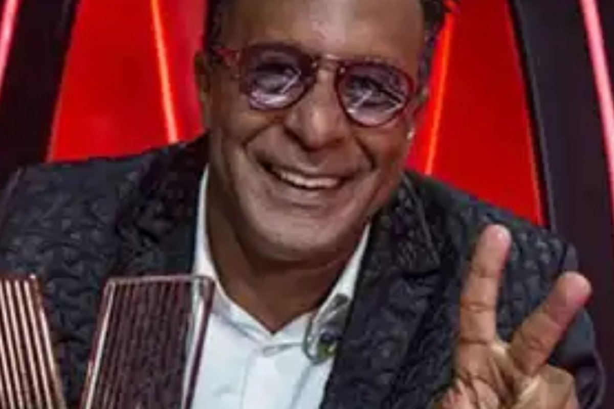 Vencedor do 'The Voice Brasil' é vaiado em show após falar 'Lula Livre'