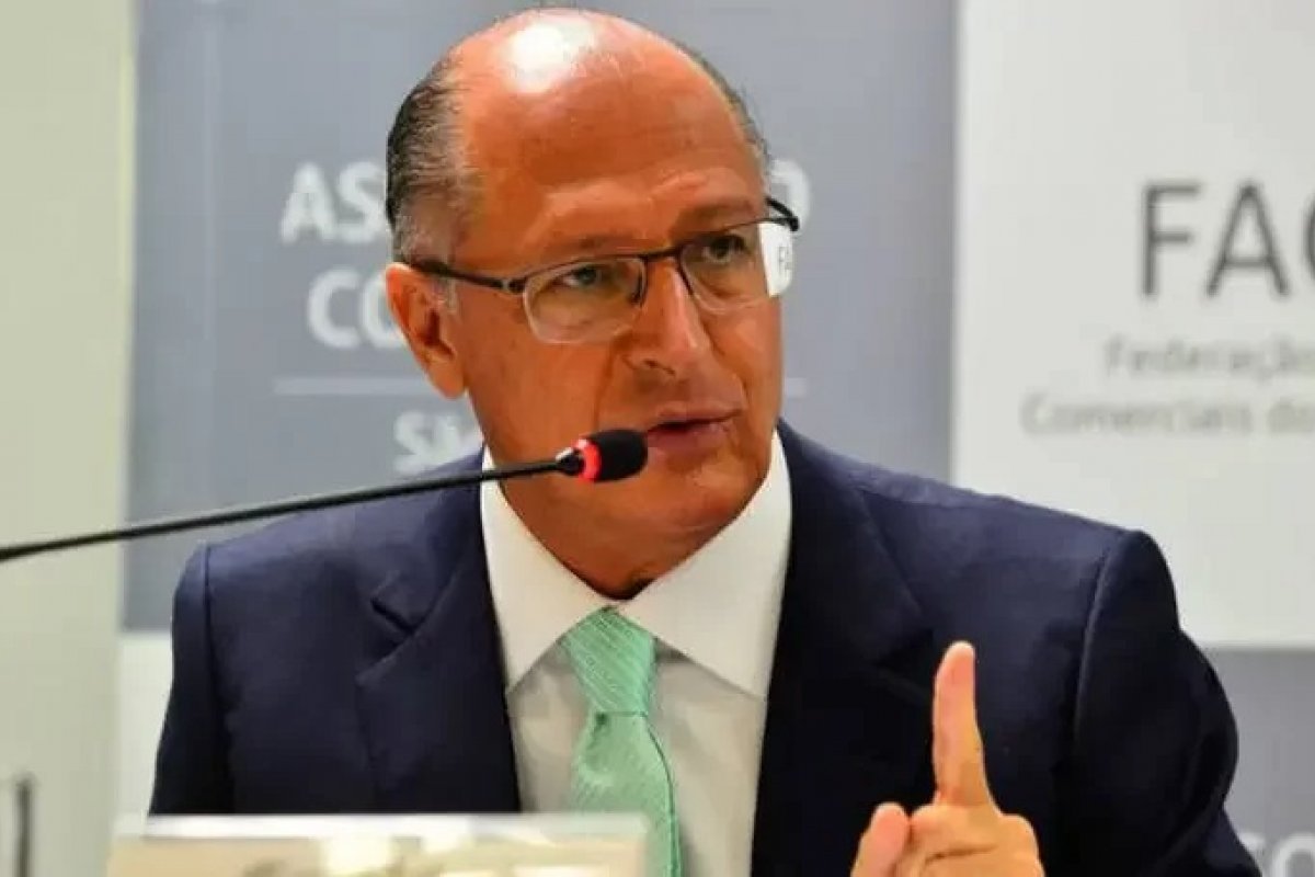 TSE mantém veiculação de propaganda de Bolsonaro com ofensas antigas de Alckmin a Lula