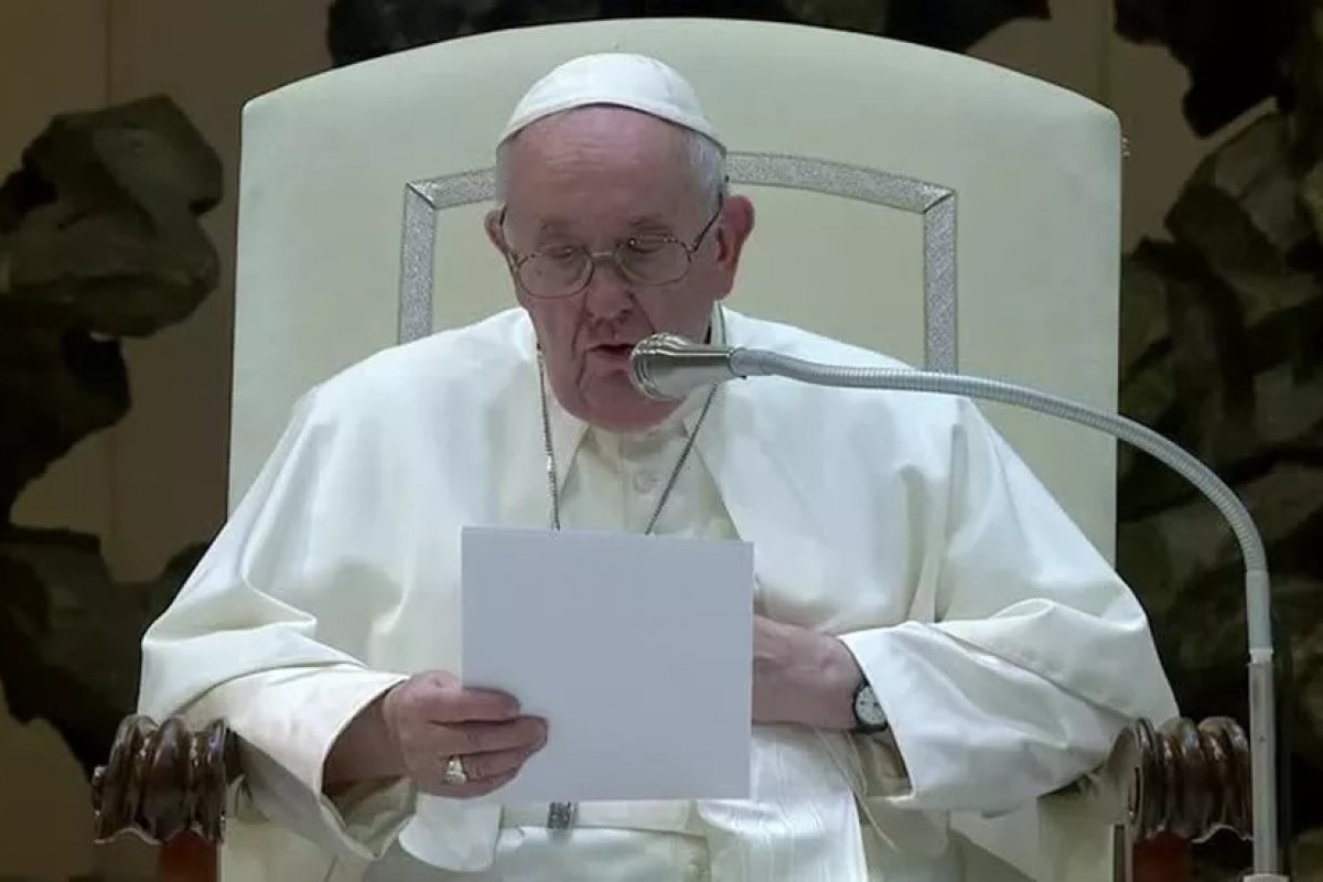 Papa diz que é "loucura" pensar em usar armas nucleares na Ucrânia