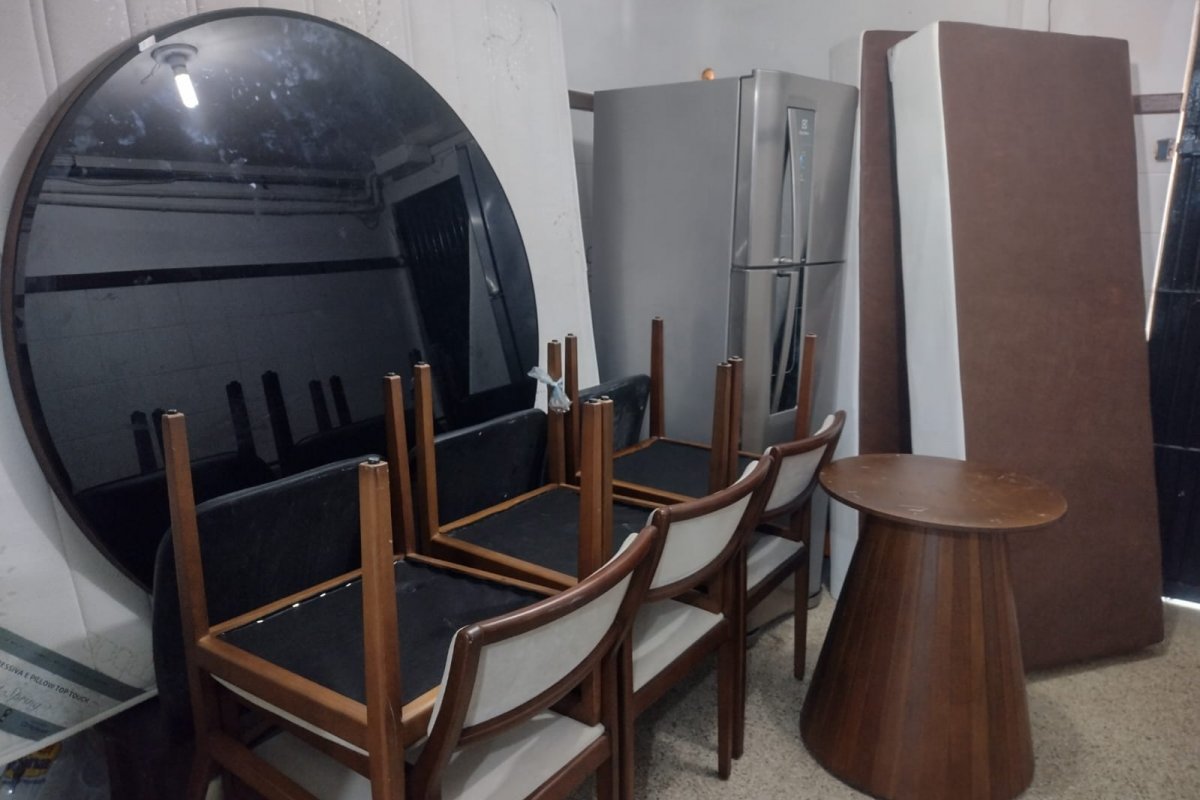 Salvador: móveis e eletros furtados em imóveis de luxo na orla são recuperados no bairro de Pituaçu