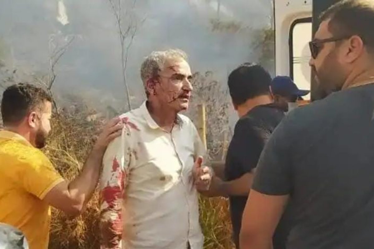 Vídeo: Helicóptero com deputado federal Hercílio Diniz (MDB-MG) se choca em rede elétrica e cai no interior de Minas