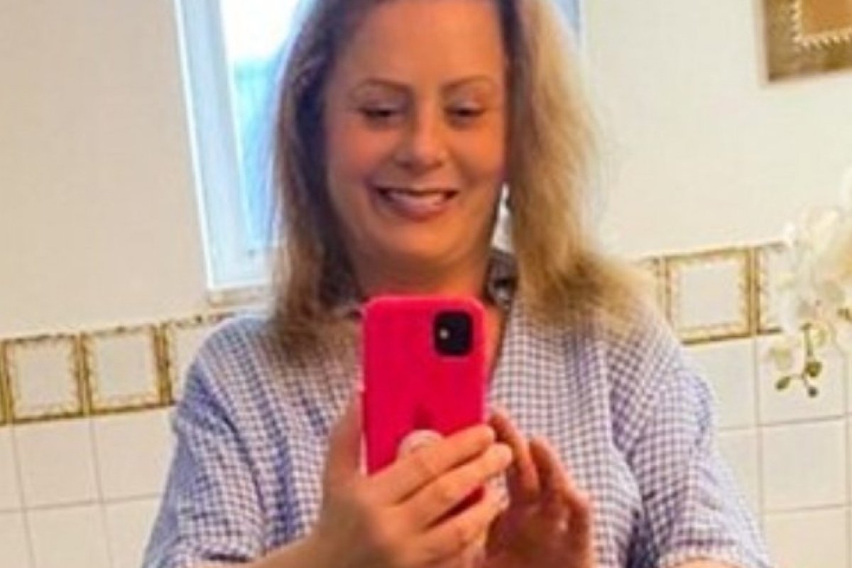 Aos 70 anos, Vera Fischer surge bem menininha e bomba na web!