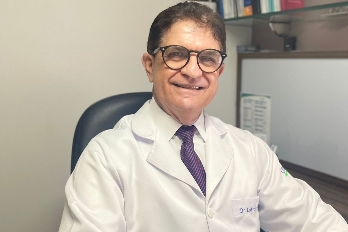 Dr. Laércio Freitas de Oliveira está comemorando os 21 anos da Otorrino Center!