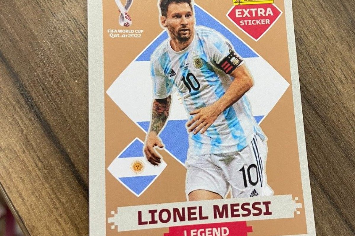Governo argentino intervém após figurinha de Messi ser comercializada por um salário mínimo